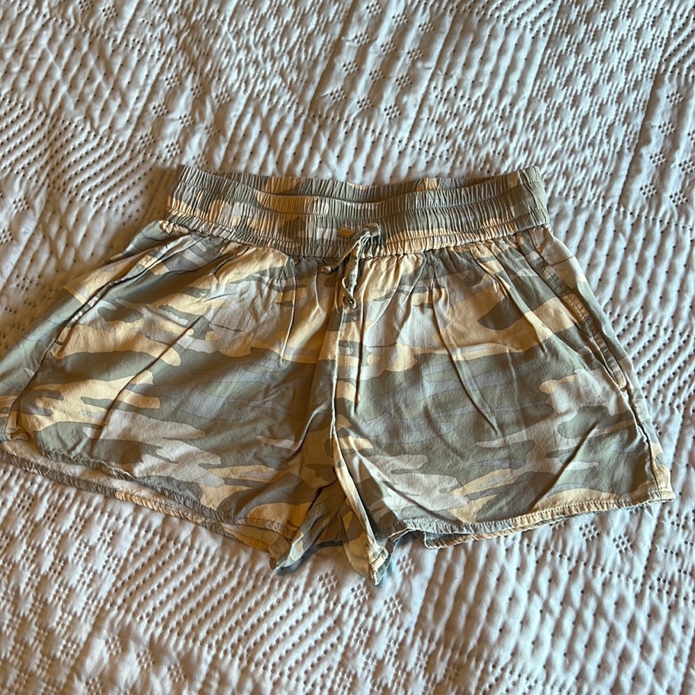 Express casual shorts - size small
